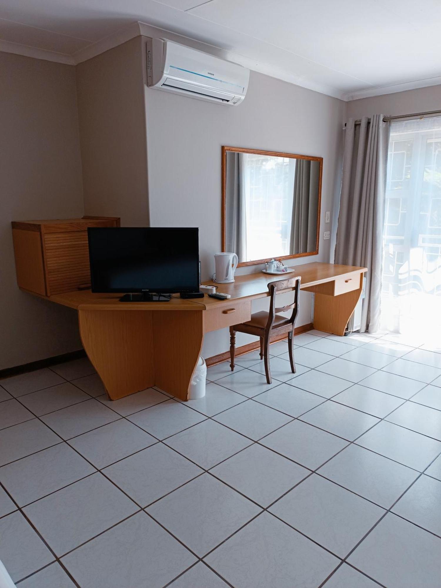Pecan Farm Guesthouse Луис-Тричард Экстерьер фото
